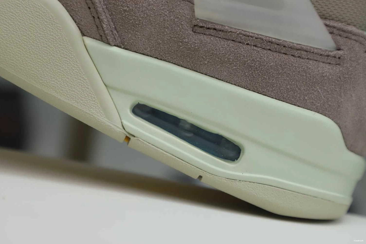 UNION RETRO 4 X 'TAUPE JORDAN HAZE' AIR LA 1210